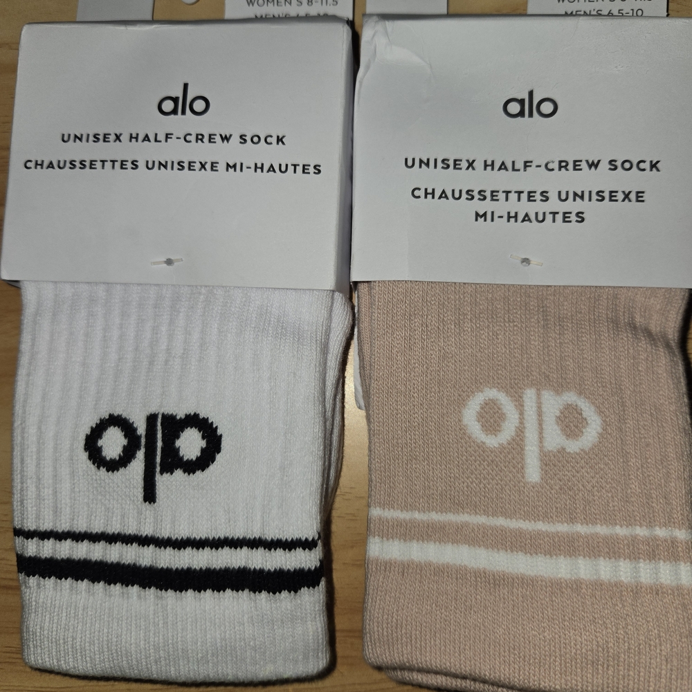 ALO Yoga Unisex Half-Crew Socks Bundle - White and Quartz Pink